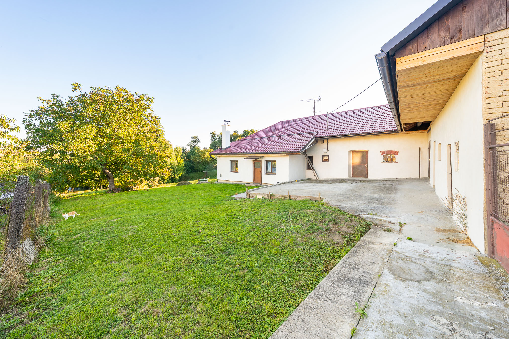 Rodinný dům se stodolou a pozemky v Halenkovicích u Napajedel