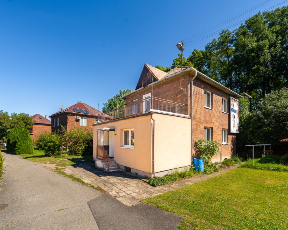 Baťovský půldomek se zahrádkou v Napajedlích