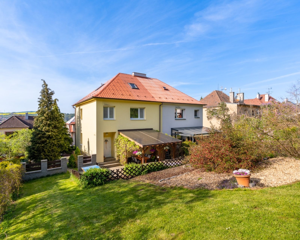 Rodinný dům se zahradou u lesa ve Zlíně Prštném
