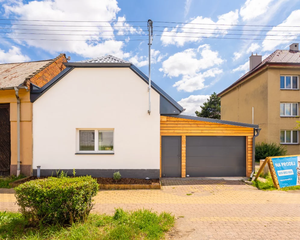 Přízemní rodinný dům se zahrádkou ve Spytihněvi